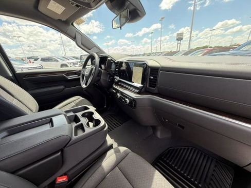 New 2026 GMC Sierra 1500 SLE image 25