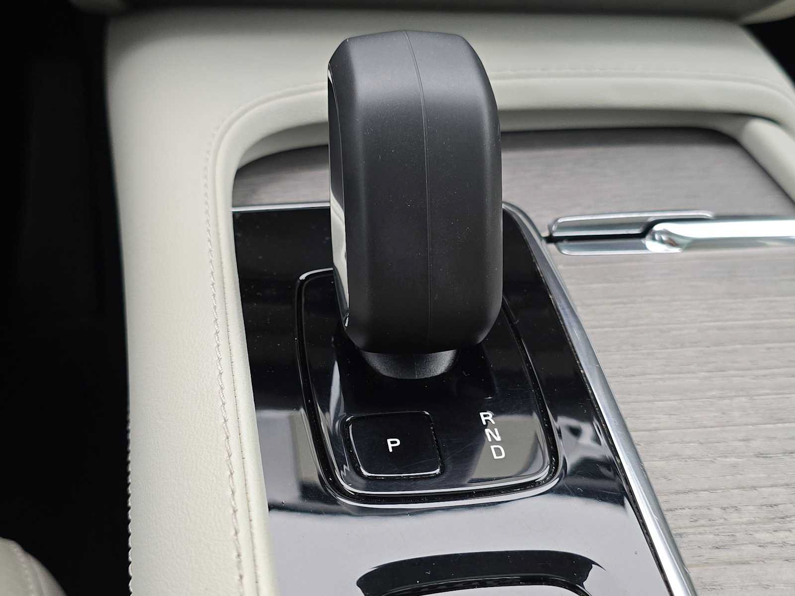 Certified 2023 Volvo XC90 B6 Plus w/ Protection Package Premier AWD/4WD image 32