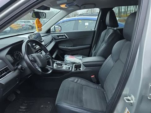 Used 2022 Mitsubishi Outlander SE image 8