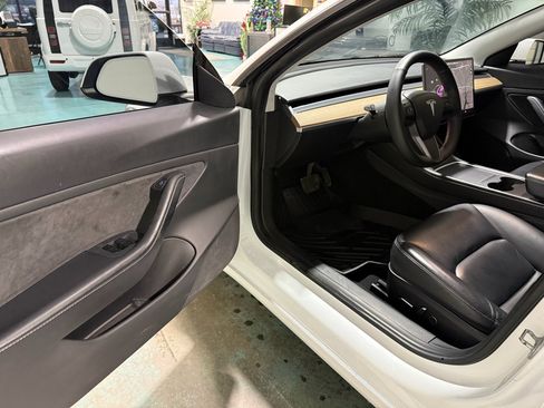 Used 2021 Tesla Model 3 Long Range image 8
