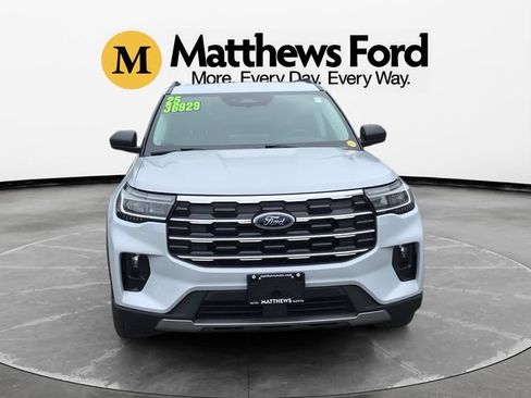 Used 2025 Ford Explorer Active w/ Active Comfort Package AWD/4WD image 9