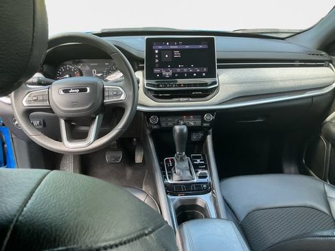 Used 2024 Jeep Compass Latitude AWD/4WD image 11