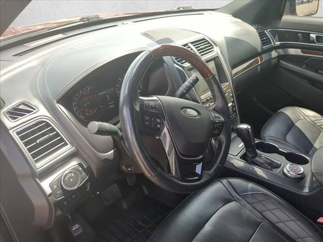 Used 2018 Ford Explorer Platinum AWD/4WD image 10