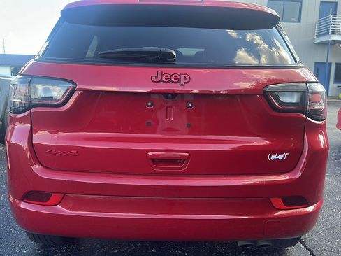 Used 2022 Jeep Compass Limited w/ (RED) Package AWD/4WD image 5