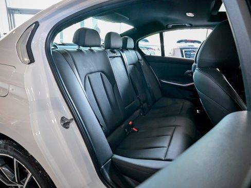 Used 2019 BMW 330i xDrive Sedan w/ Convenience Package image 24