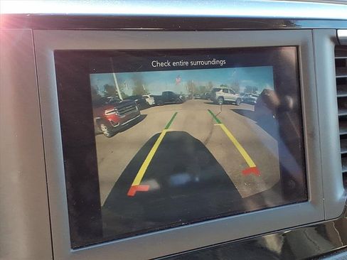 Used 2018 Chrysler Pacifica Touring-L image 23