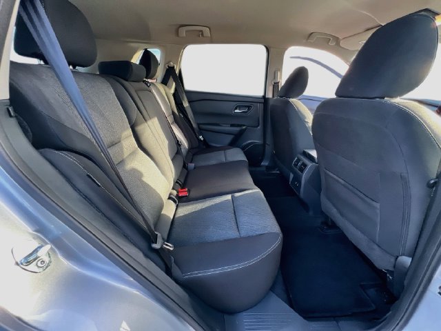 Used 2024 Nissan Rogue SV FWD image 20