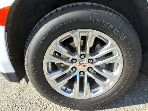 Used 2023 GMC Yukon XL SLT AWD/4WD image 10