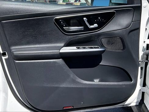 Used 2024 Mercedes-Benz GLC 300 GLC 300 image 21