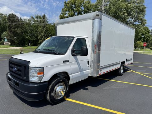 Used 2023 Ford E-350 and Econoline 350 Super Duty w/ Driver's Safety Package RWD image 1