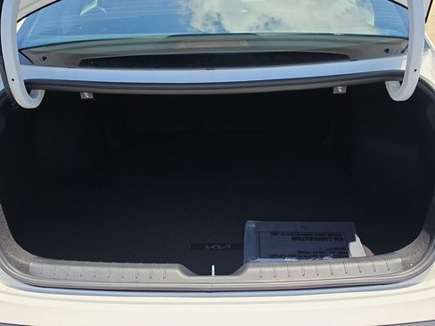 New 2026 Kia K4 FWD image 10