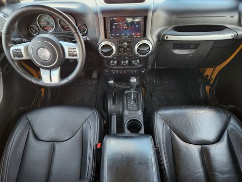 Used 2014 Jeep Wrangler Unlimited Rubicon AWD/4WD image 28