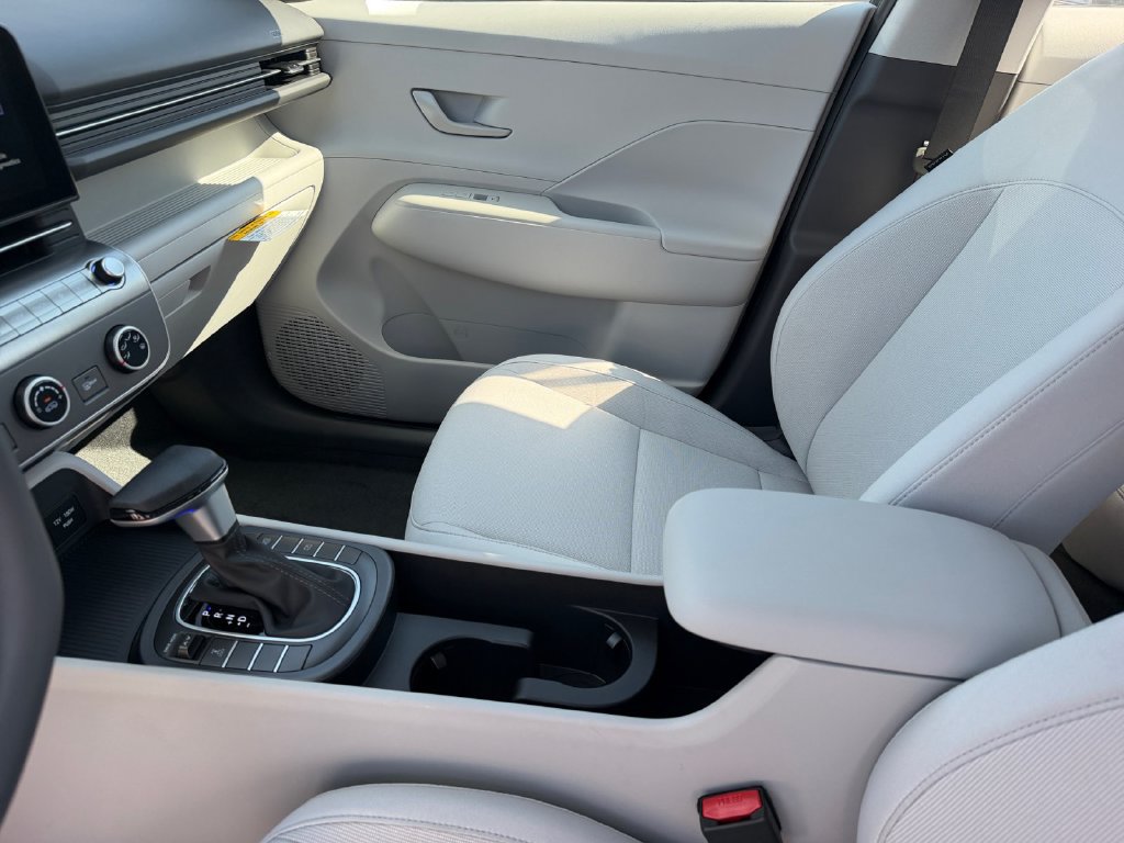 New 2027 Hyundai Kona SE AWD/4WD image 12