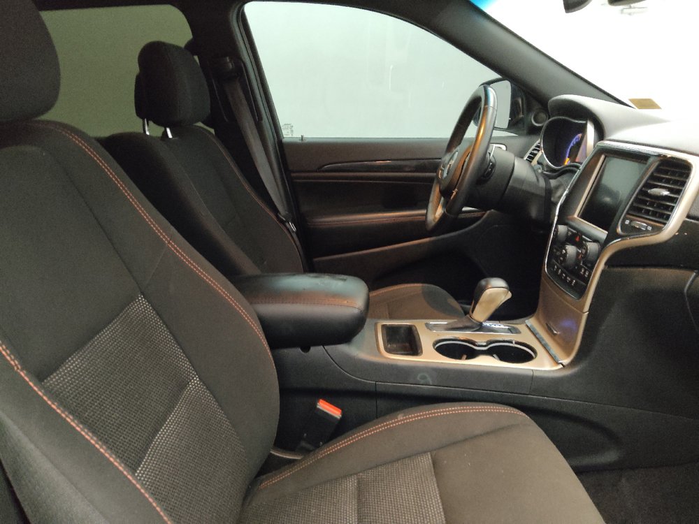 Used 2016 Jeep Grand Cherokee Laredo 75th Anniversary RWD image 21