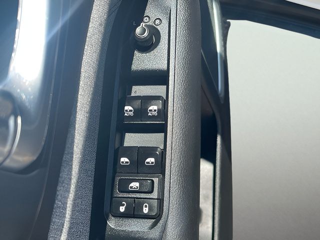 Used 2023 Jeep Compass Latitude AWD/4WD image 14