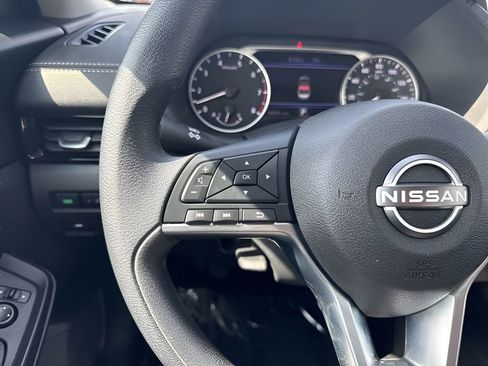 Used 2025 Nissan Sentra SV FWD image 13