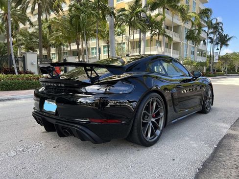 Used 2021 Porsche 718 Cayman GT4 image 7
