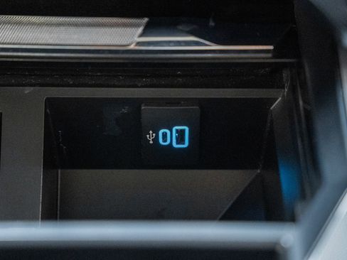 Certified 2024 Ford F250 Lariat w/ Lariat Ultimate Package image 34