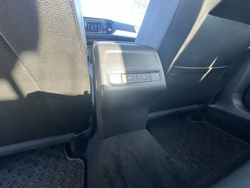 Used 2021 Volkswagen Jetta SE w/ SE Cold Weather Package image 23