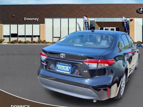 Used 2025 Toyota Corolla LE image 4