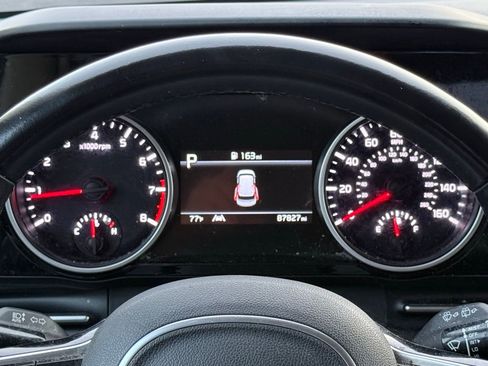 Used 2022 Kia Carnival EX FWD image 35