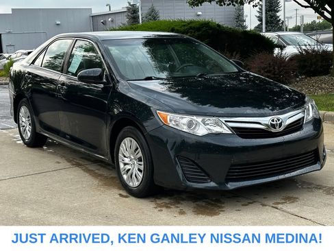 Used 2014 Toyota Camry LE FWD image 1