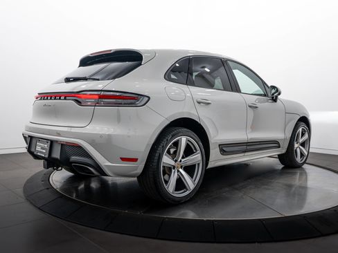 Certified 2026 Porsche Macan AWD/4WD image 7