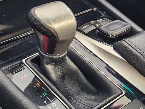 Used 2015 Lexus LS 460 AWD w/ F Sport Package image 25