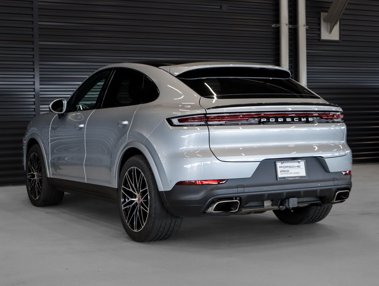 Certified 2026 Porsche Cayenne Coupe AWD/4WD image 3