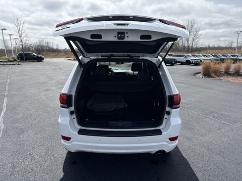 Used 2022 Jeep Grand Cherokee Laredo X image 23