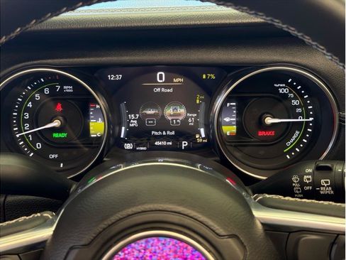 Used 2023 Jeep Wrangler Unlimited Sahara AWD/4WD image 14