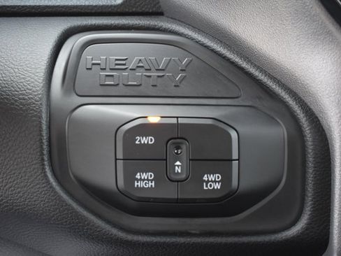 Used 2025 RAM 2500 Big Horn AWD/4WD image 28