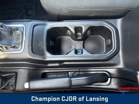 Used 2019 Jeep Wrangler Sport AWD/4WD image 24