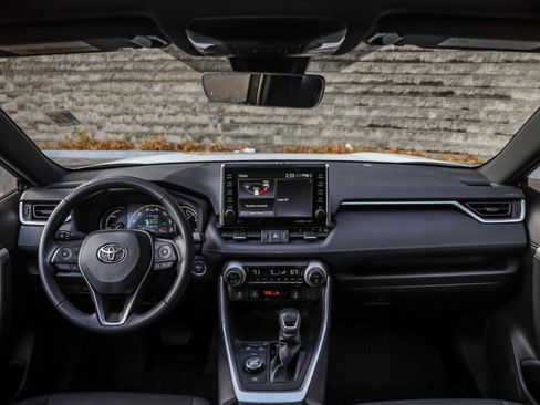 Used 2022 Toyota RAV4 XSE image 25