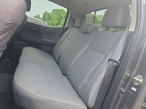 Used 2020 Toyota Tacoma SR w/ SR Convenience Package RWD image 3