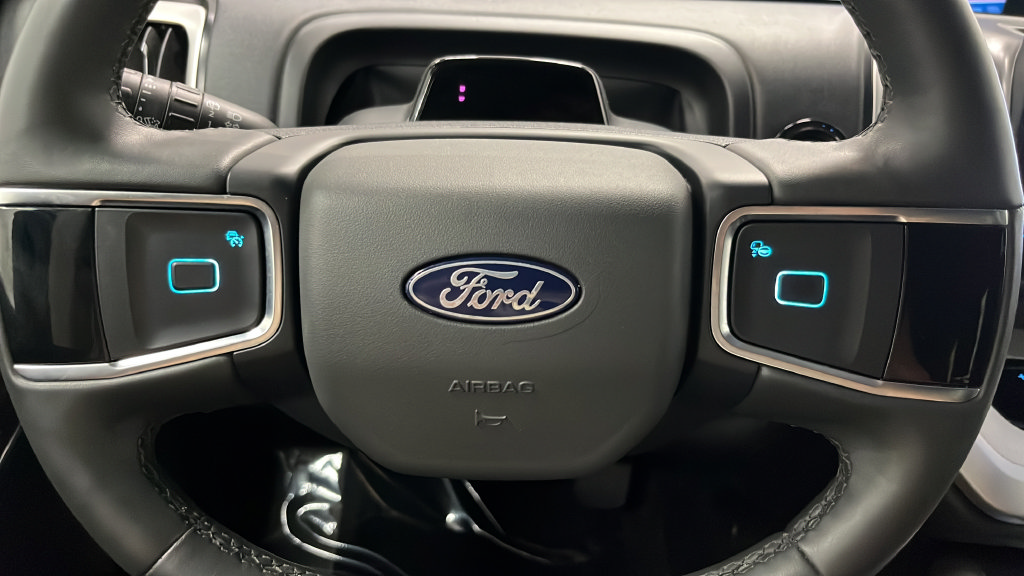 Used 2025 Ford Expedition Max Active AWD/4WD image 16