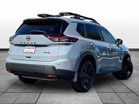 Certified 2026 Nissan Rogue SV AWD/4WD image 7