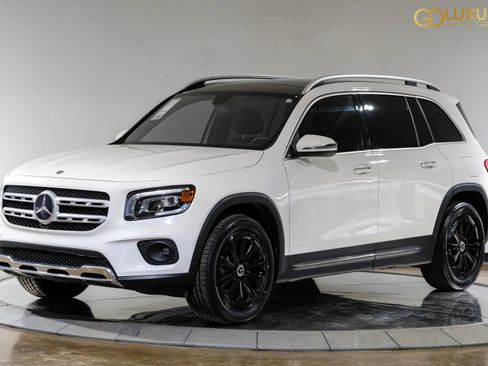 Used 2023 Mercedes-Benz GLB 250 GLB 250 w/ Premium Package image 8