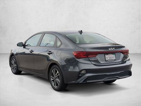 Used 2022 Kia Forte LXS FWD image 8