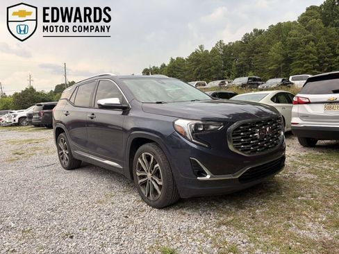Used 2019 GMC Terrain Denali w/ Advanced Safety Package FWD image 1