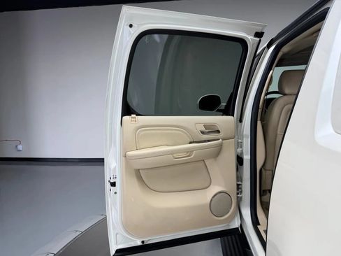 Used 2008 Cadillac Escalade EXT AWD/4WD image 14