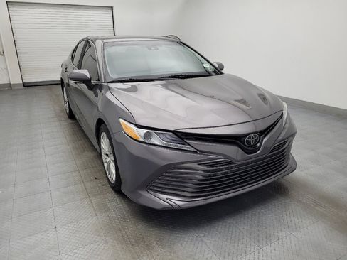 Used 2020 Toyota Camry XLE image 14