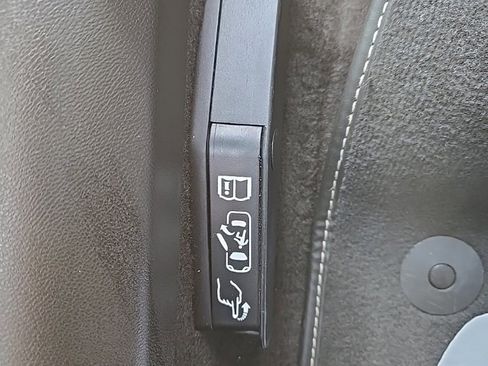 Used 2023 Chevrolet Corvette Stingray Coupe w/ Z51 Performance Package image 31