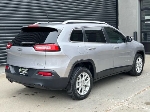Used 2018 Jeep Cherokee Latitude image 10
