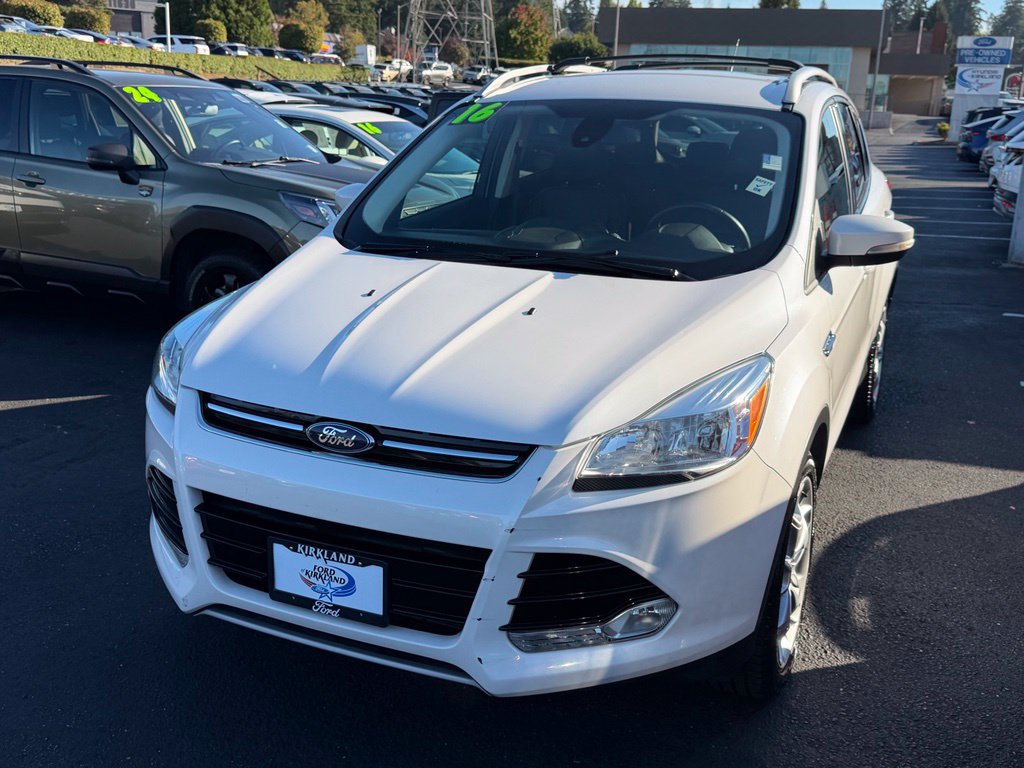Used 2016 Ford Escape Titanium FWD image 4