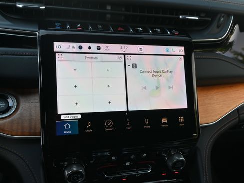 Used 2023 Jeep Grand Cherokee Summit AWD/4WD image 24