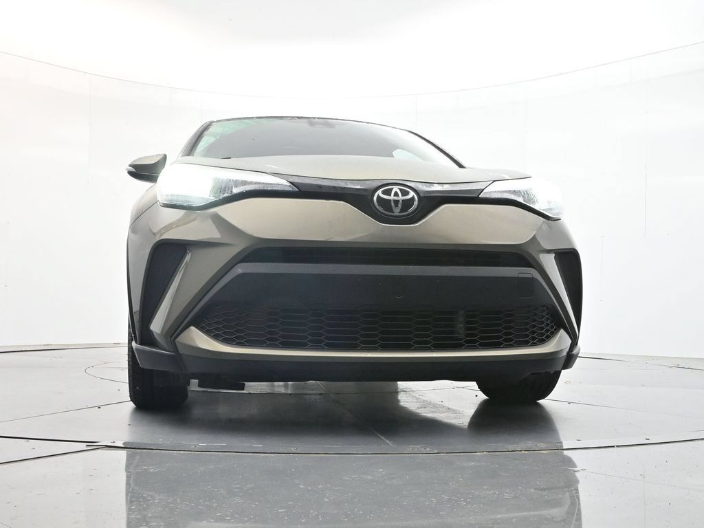 Used 2021 Toyota C-HR LE FWD image 33