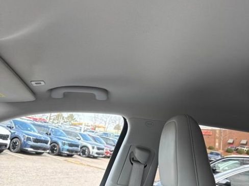 Used 2019 Jeep Cherokee Limited image 17