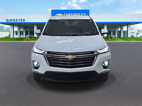 Used 2023 Chevrolet Traverse LT w/ Rear Camera Mirror Package image 2