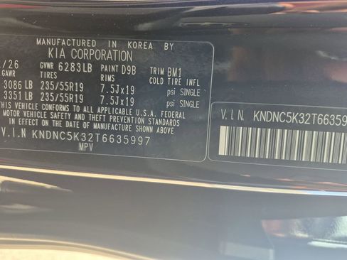New 2026 Kia Carnival EX FWD image 24